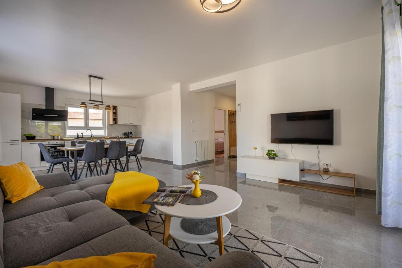 Domus Alba Apartments Пула Экстерьер фото