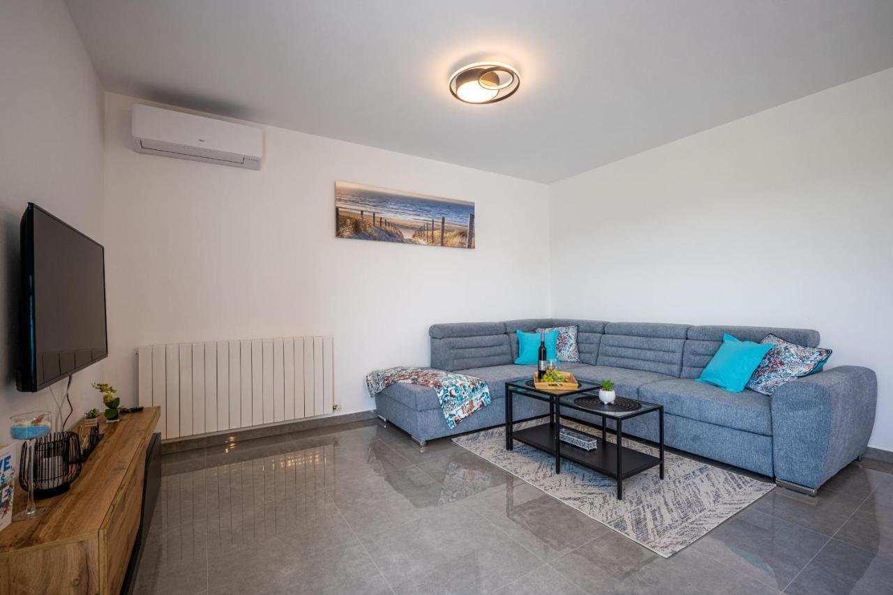 Domus Alba Apartments Пула Экстерьер фото