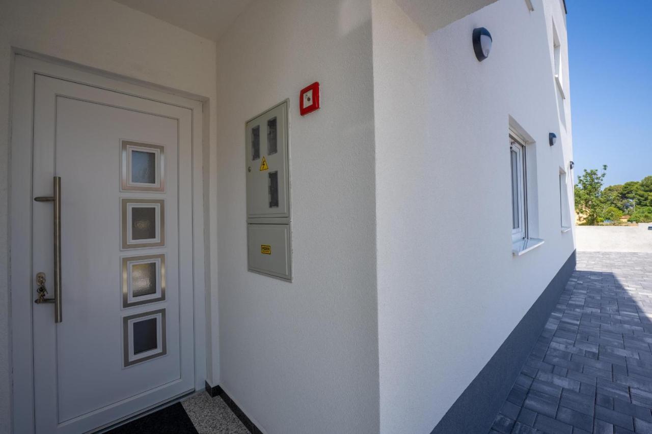 Domus Alba Apartments Пула Экстерьер фото