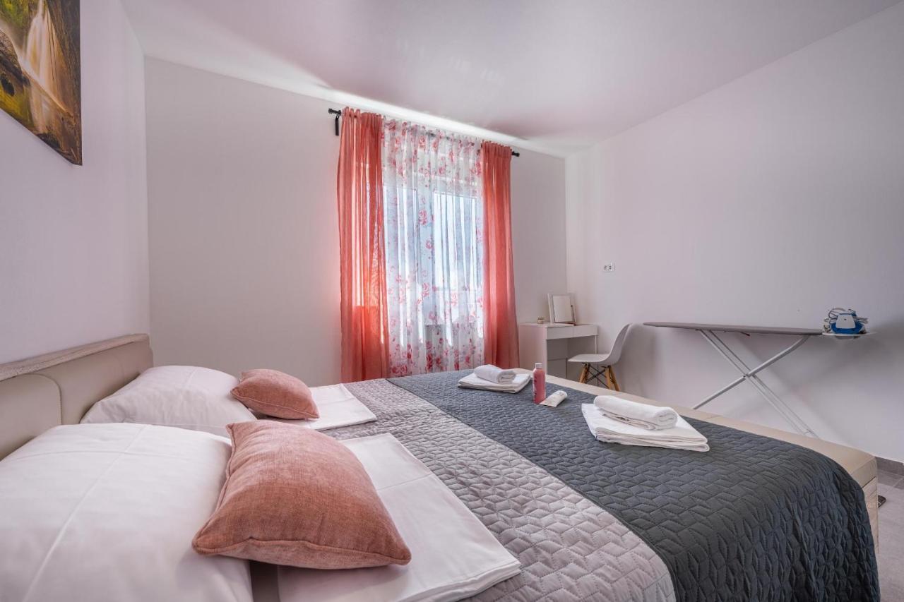 Domus Alba Apartments Пула Экстерьер фото