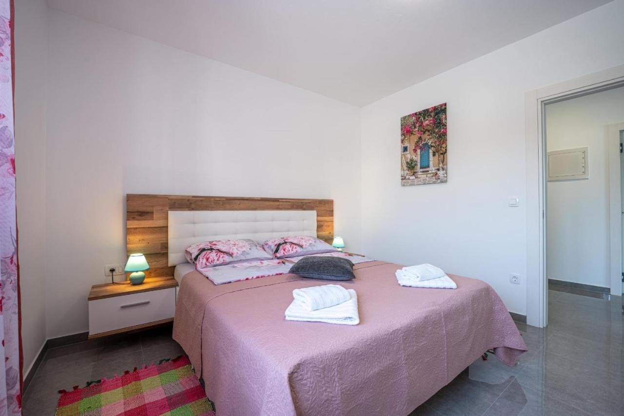 Domus Alba Apartments Пула Экстерьер фото