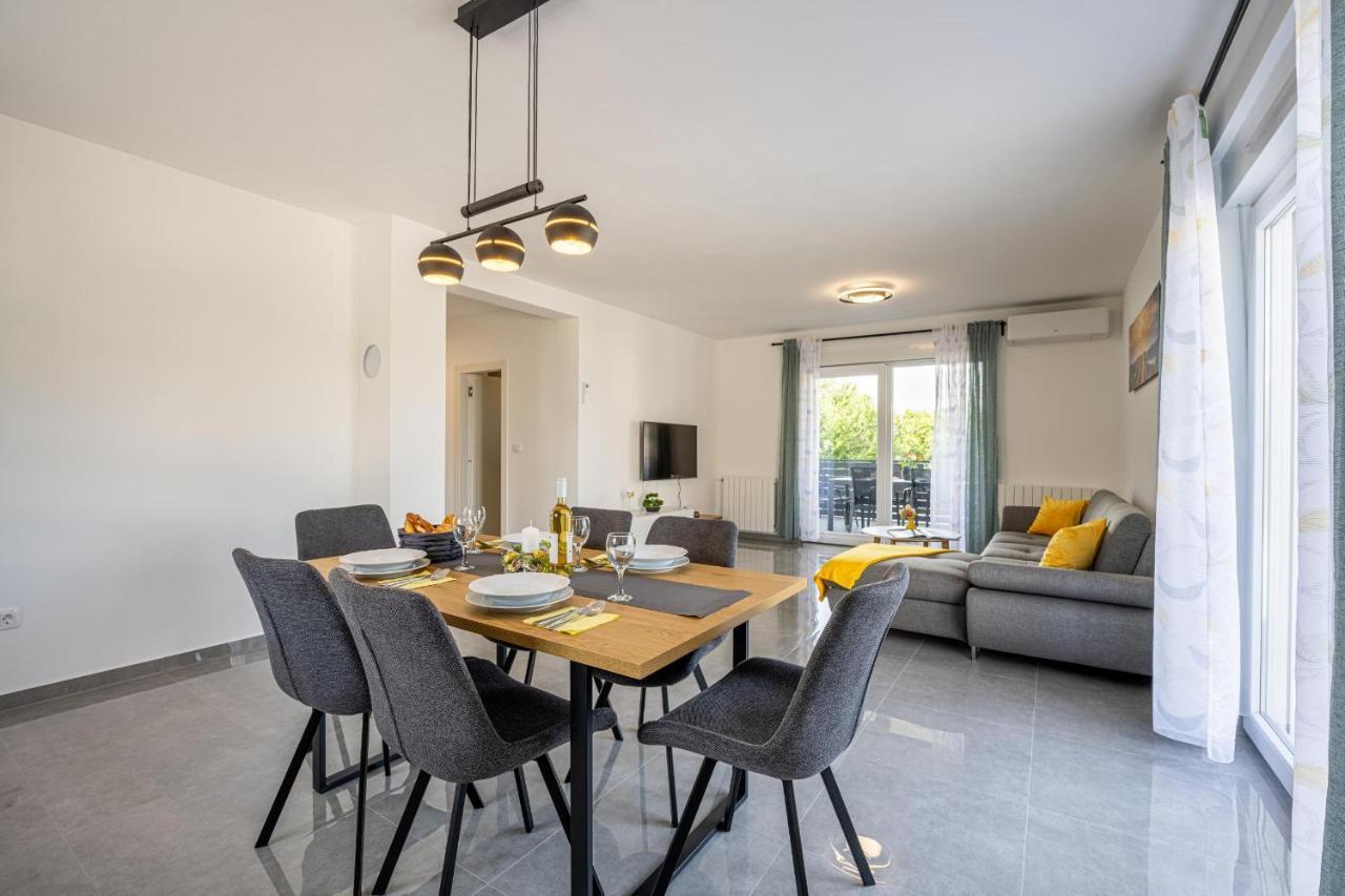 Domus Alba Apartments Пула Экстерьер фото