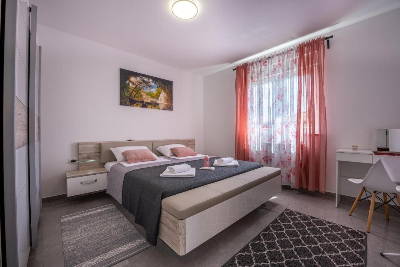 Domus Alba Apartments Пула Экстерьер фото
