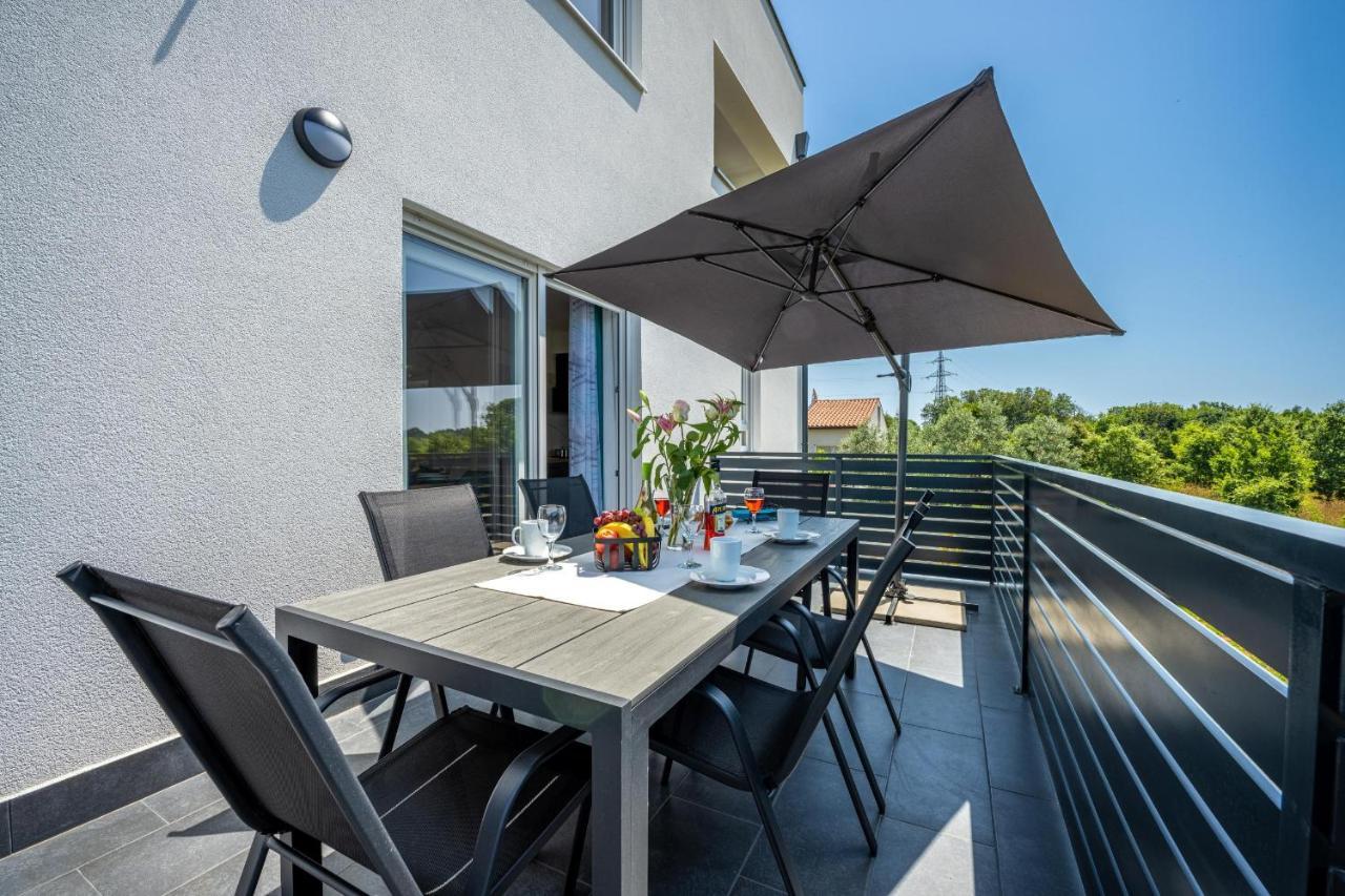 Domus Alba Apartments Пула Экстерьер фото